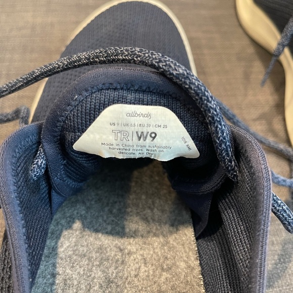 Allbirds Tree Runner in Marine Blue. Size 9 - Picture 7 of 7